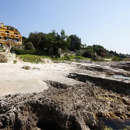 Guest house In With Sea View, Balcony, Air Conditioning, W-lan 81-3 *
